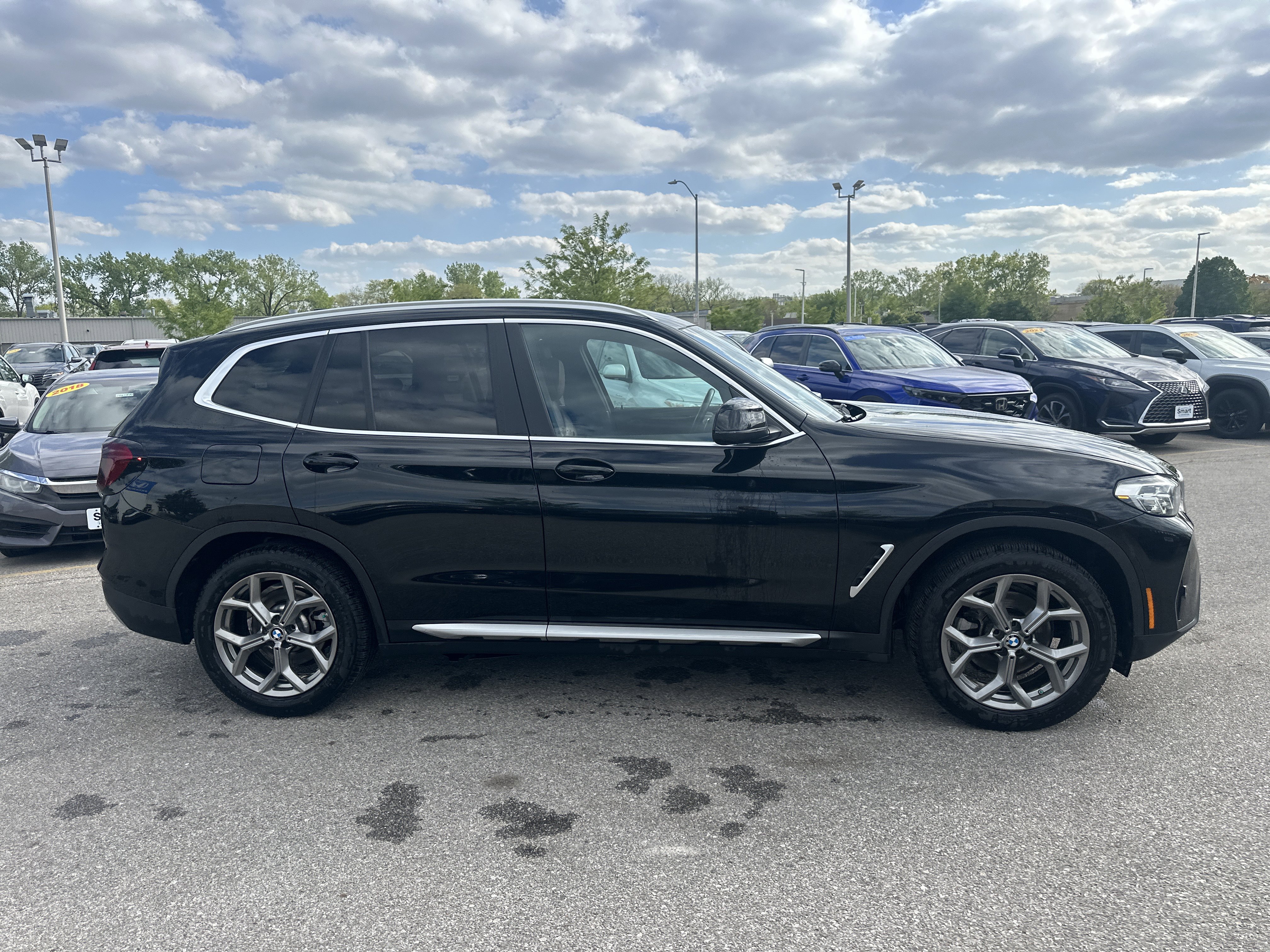 Used 2022 BMW X3 xDrive30i w/ Premium Package 2 AWD/4WD image 3