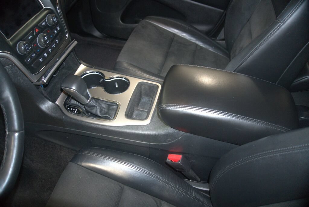 Used 2018 Jeep Grand Cherokee Altitude AWD/4WD image 34