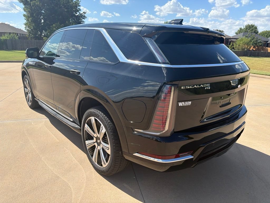 Certified 2025 Cadillac Escalade IQ Luxury 2 AWD/4WD image 7