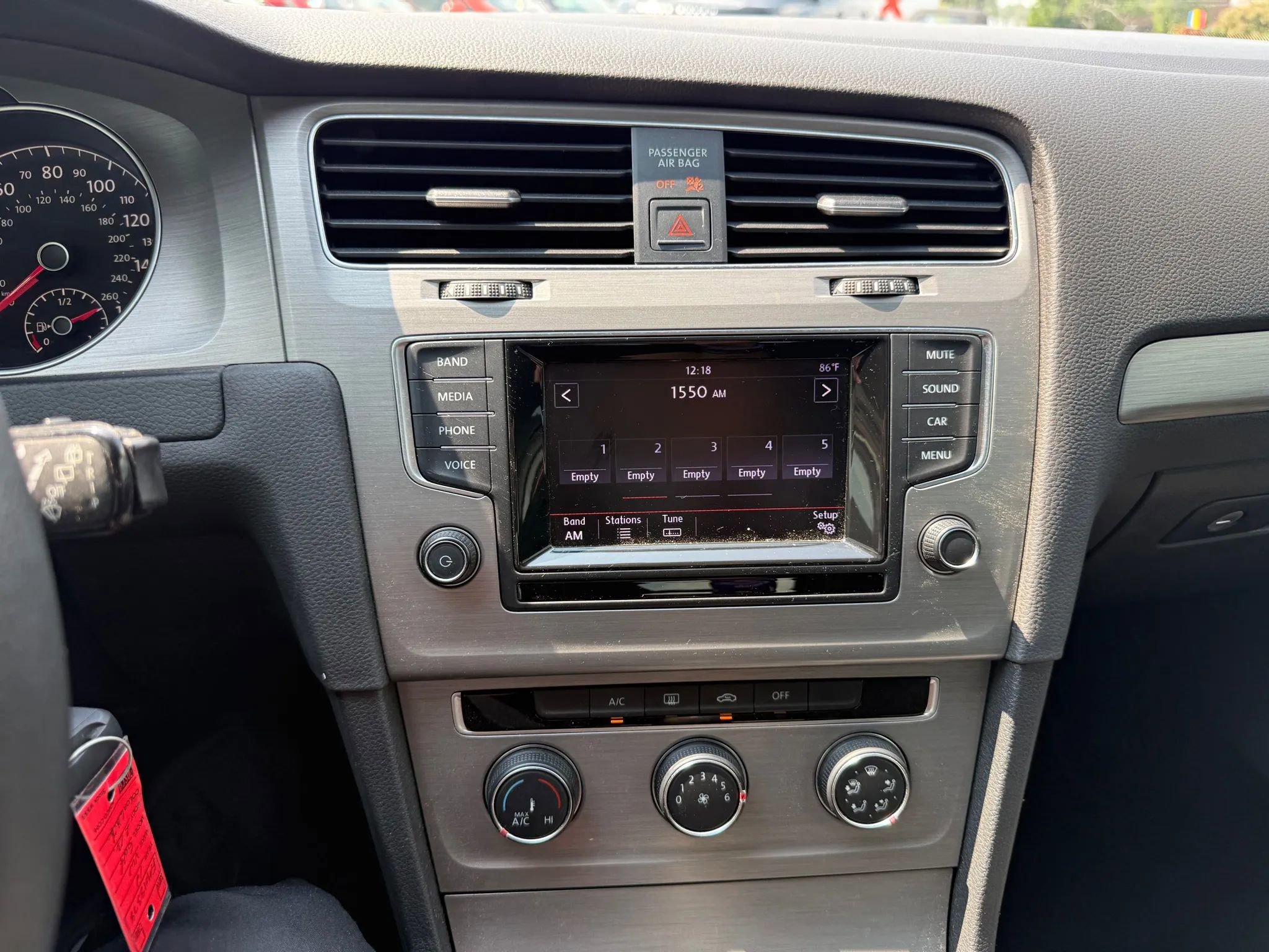 Used 2015 Volkswagen Golf S image 16