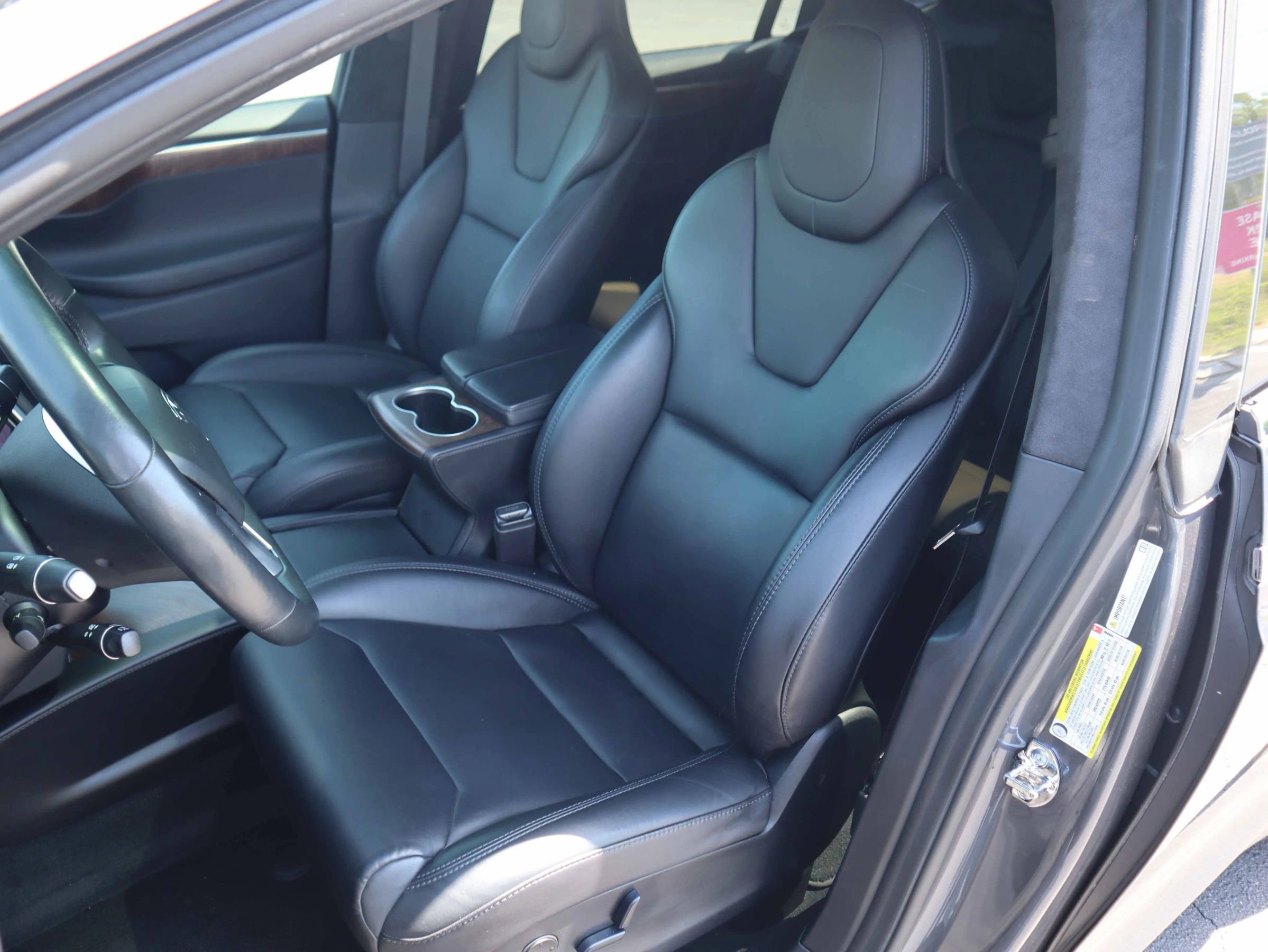 Used 2018 Tesla Model X 100D image 2