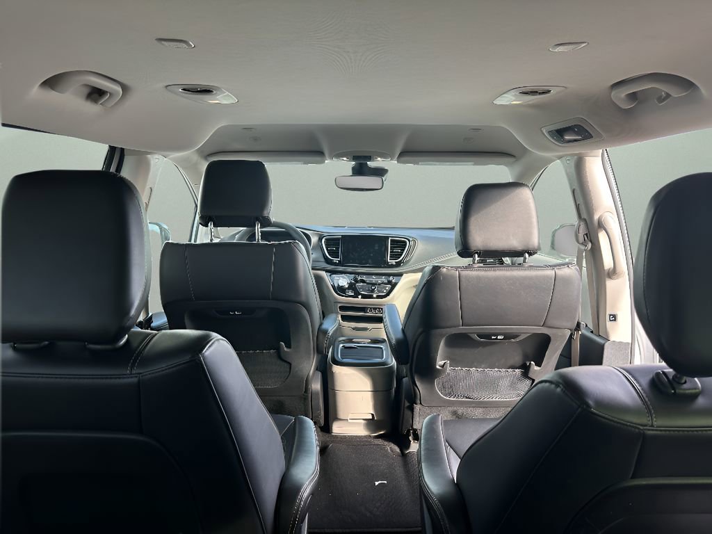 Used 2024 Chrysler Pacifica Select image 30