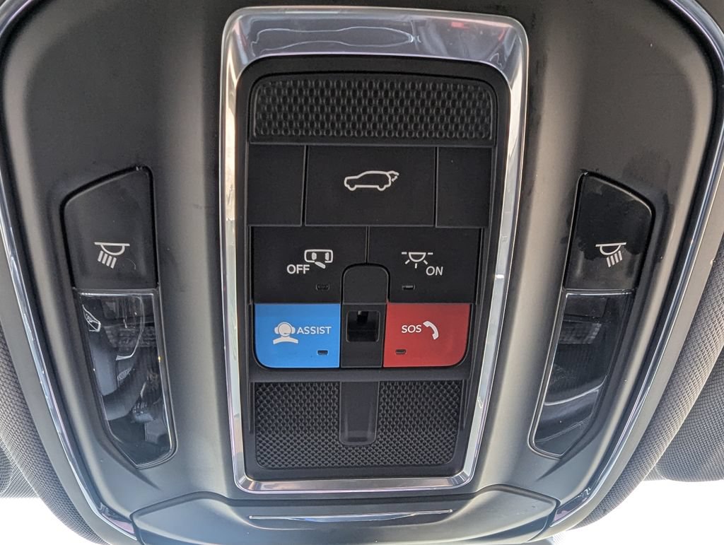 Used 2023 Jeep Grand Cherokee Limited w/ Luxury Tech Group II AWD/4WD image 26