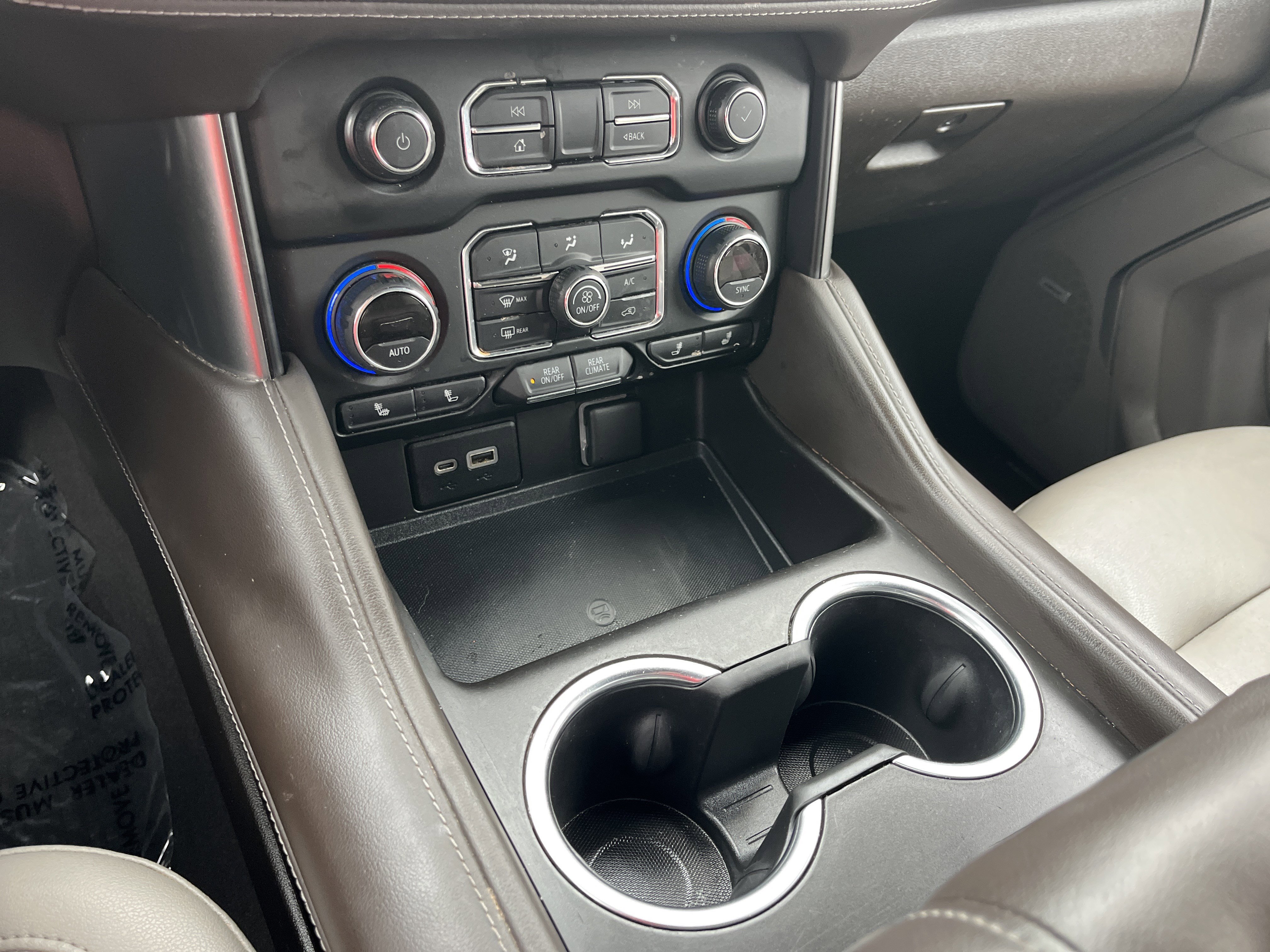 Used 2021 Chevrolet Tahoe Z71 w/ Z71 Off-Road Package image 10