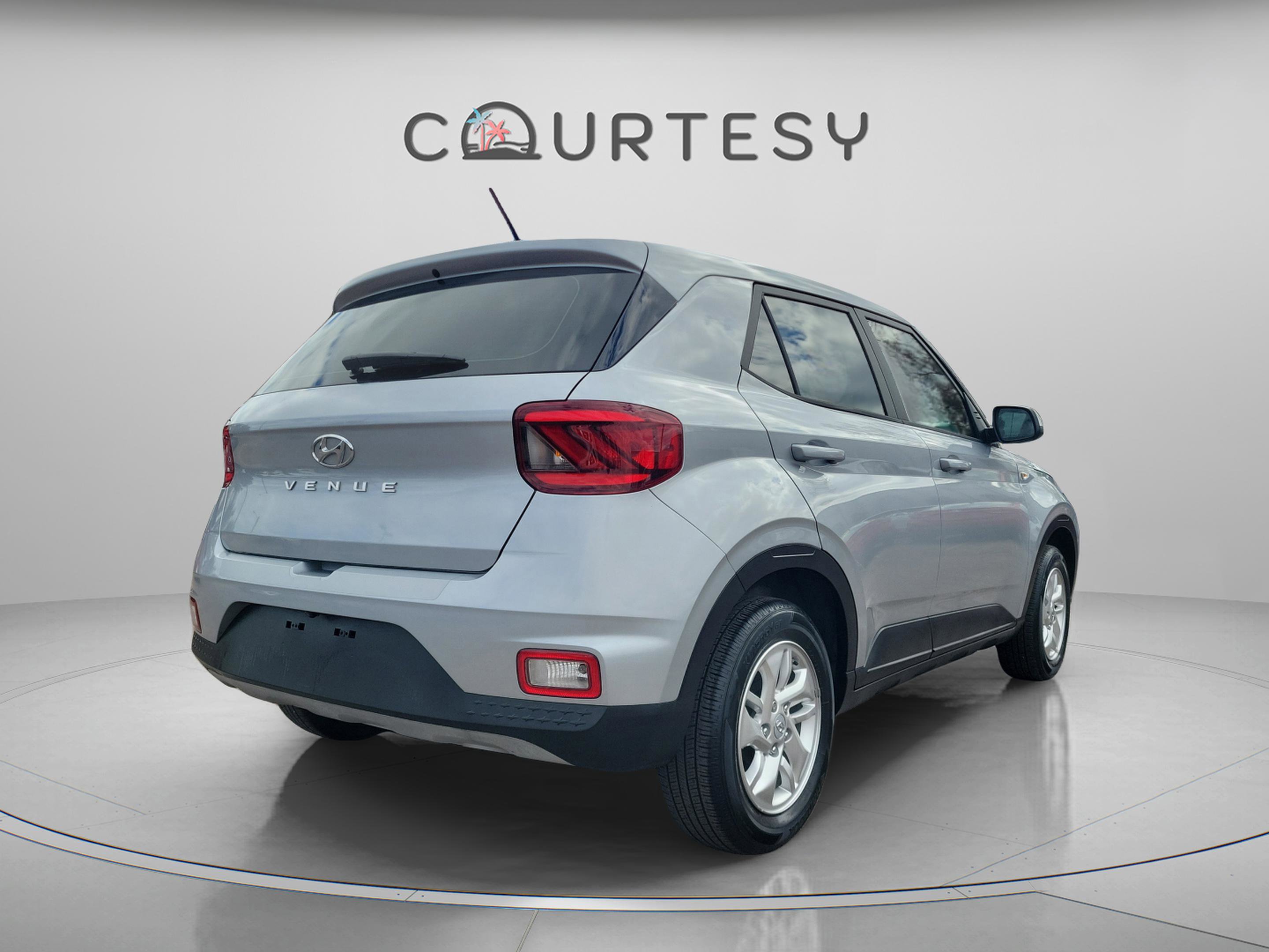 Certified 2023 Hyundai Venue SE image 4