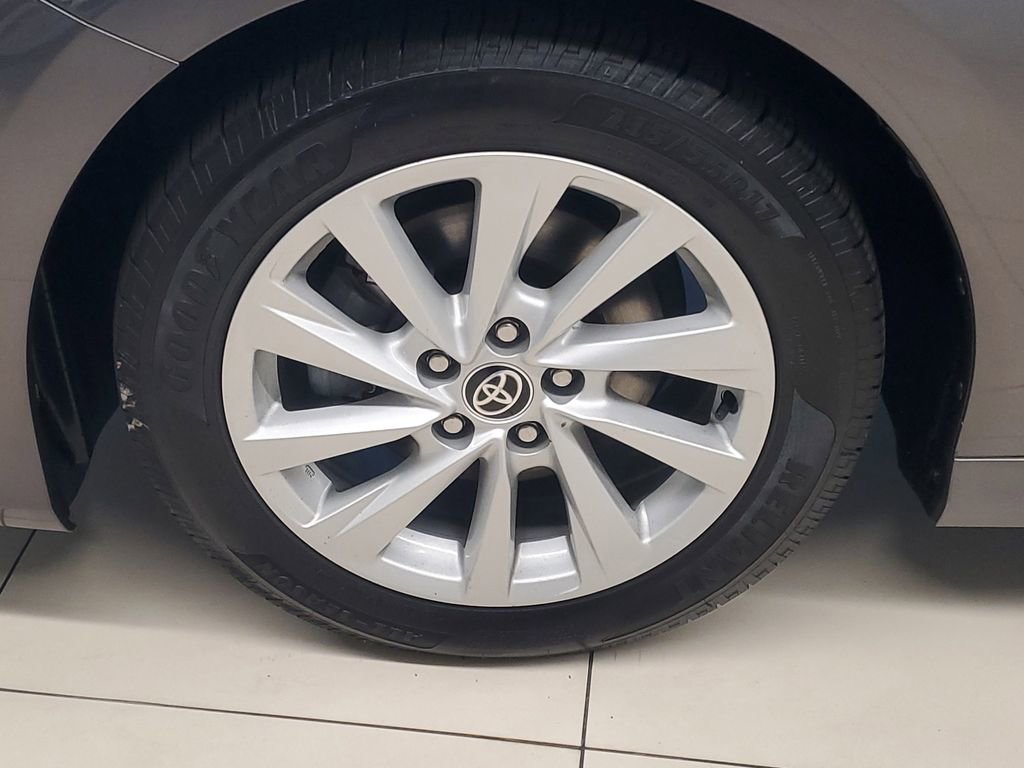 Certified 2022 Toyota Camry LE image 4