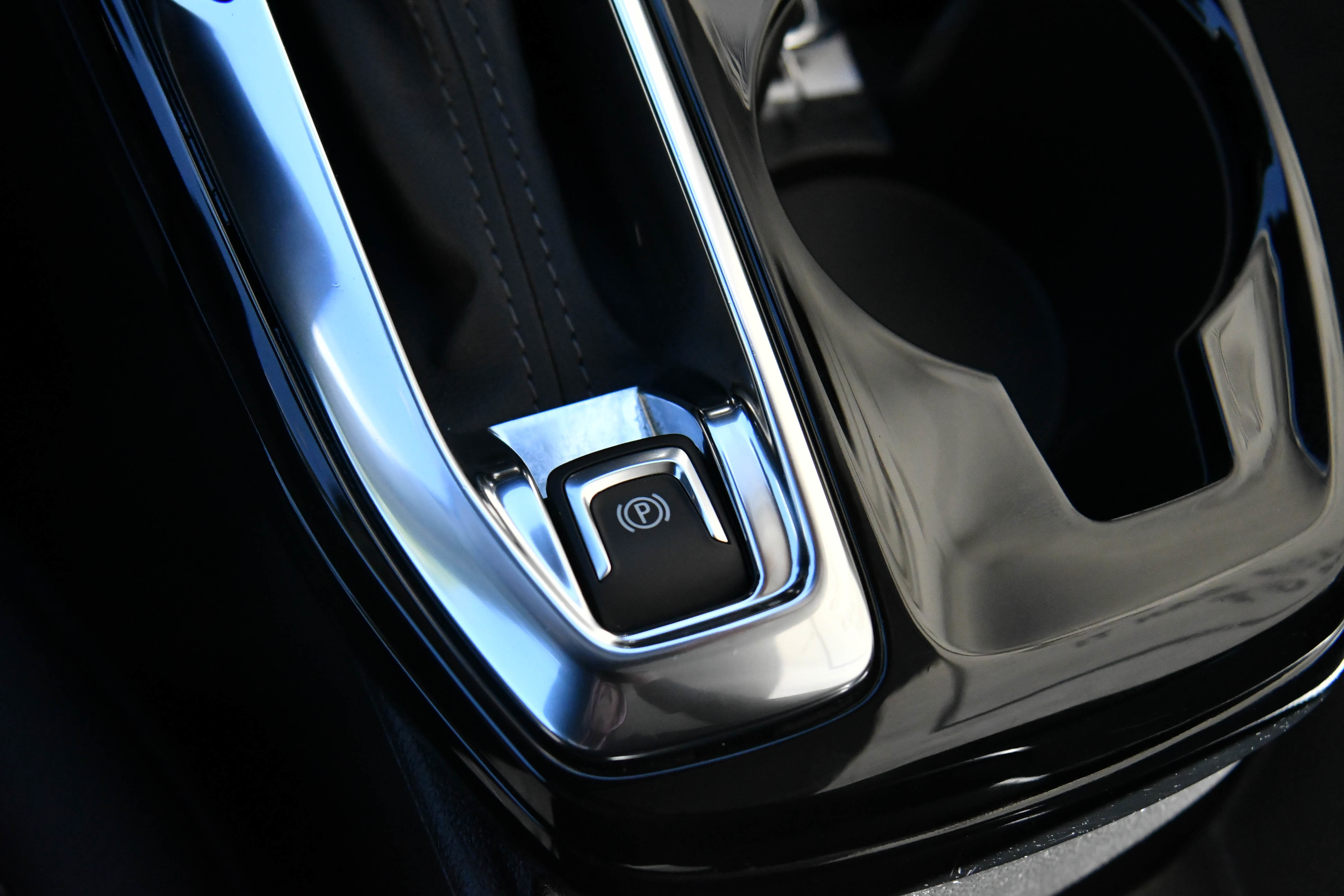 Used 2025 Chevrolet Trax LT w/ LT Convenience Package image 25