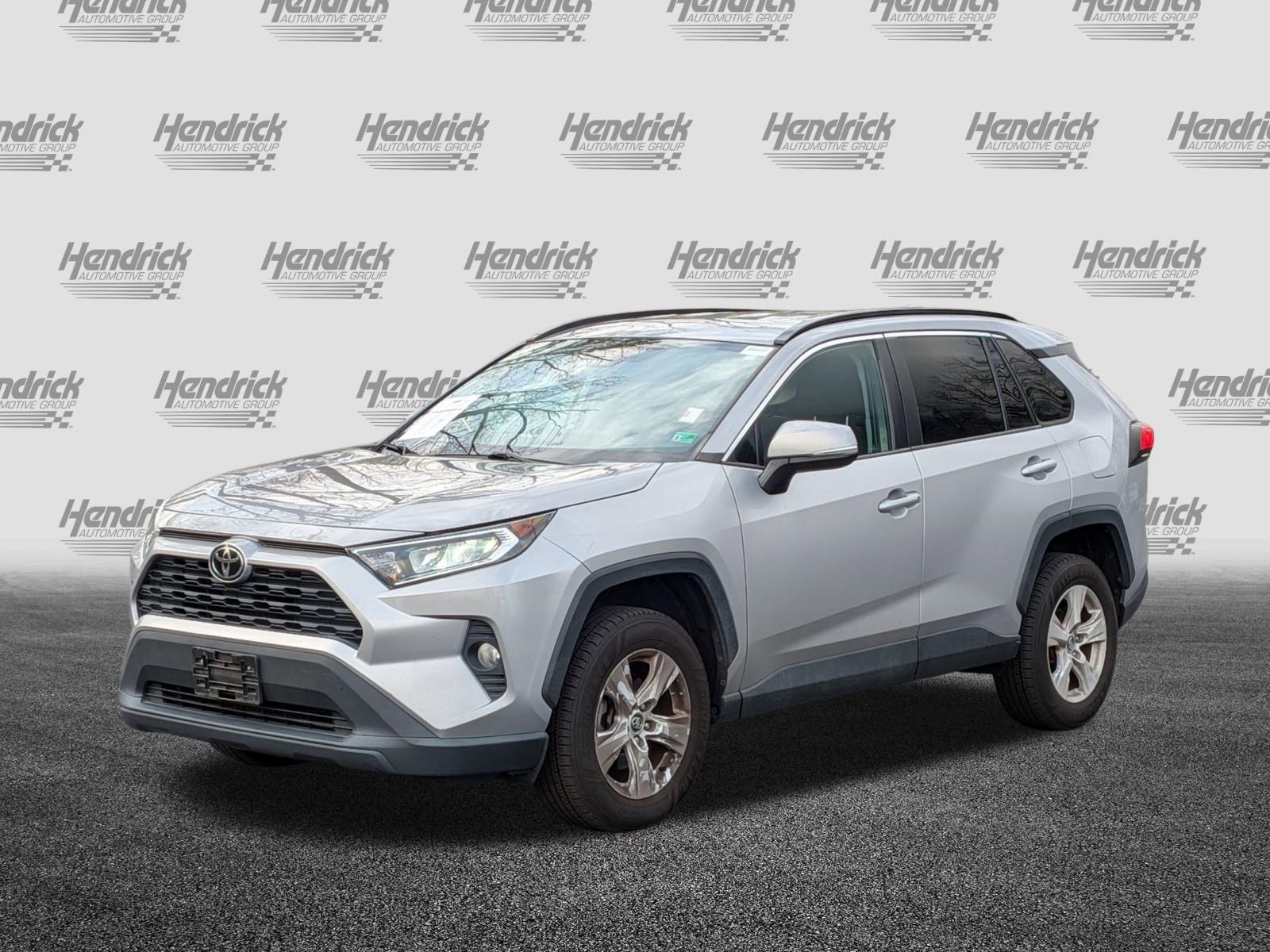 Used 2020 Toyota RAV4 XLE image 5