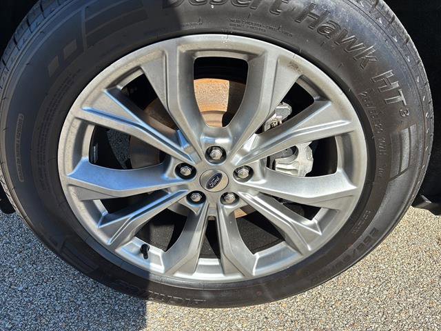 Certified 2022 Ford Explorer Limited w/ Equipment Group 301A image 9