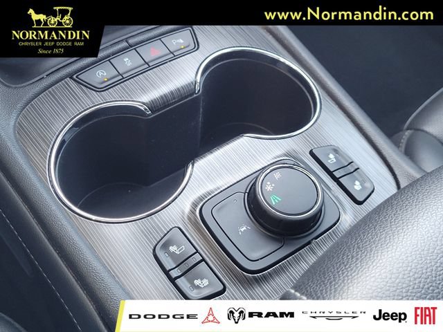 Used 2023 GMC Acadia SLT FWD image 13