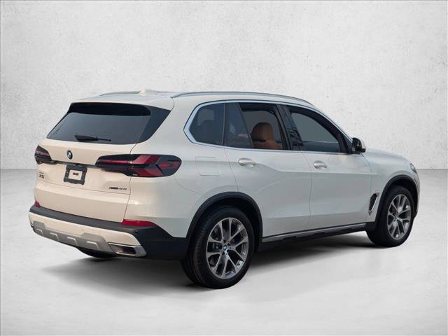 Used 2024 BMW X5 xDrive40i w/ Premium Package AWD/4WD image 5