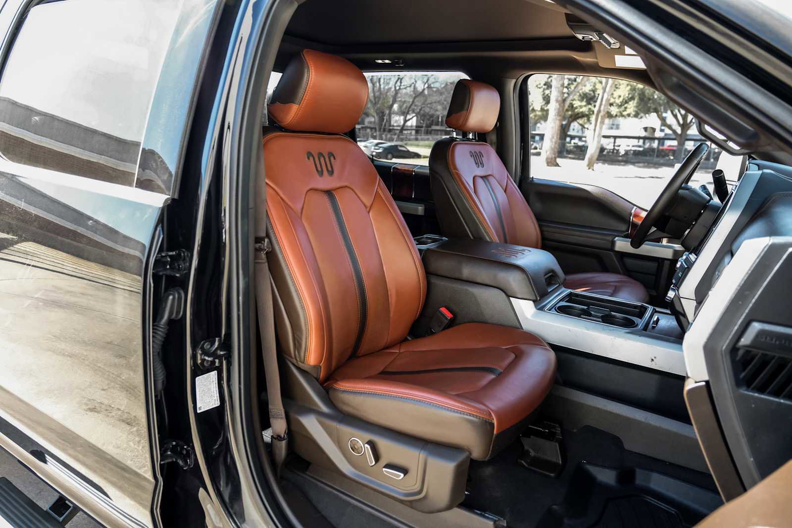 Used 2022 Ford F450 King Ranch w/ King Ranch Ultimate Package image 33