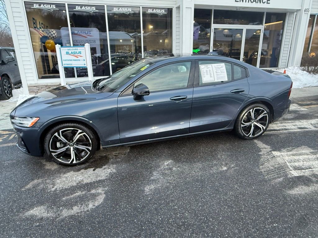 Used 2025 Volvo S60 B5 Core image 13
