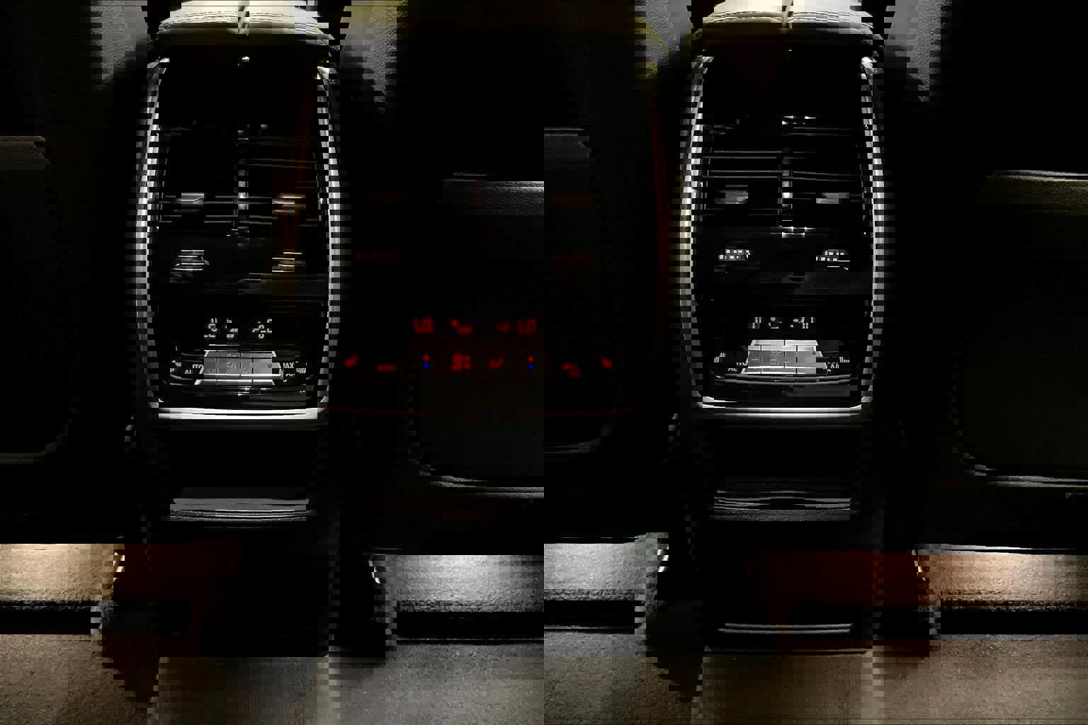 Used 2023 BMW X6 xDrive40i w/ Executive Package image 66