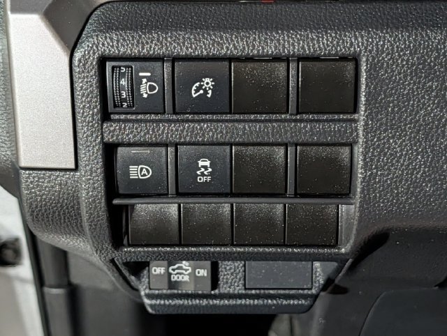 Used 2024 Toyota Tacoma SR5 AWD/4WD image 23