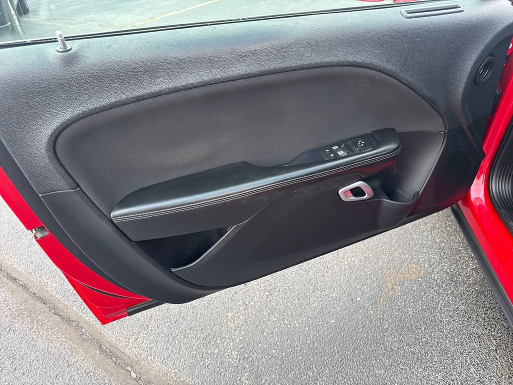 Used 2016 Dodge Challenger SXT RWD image 16