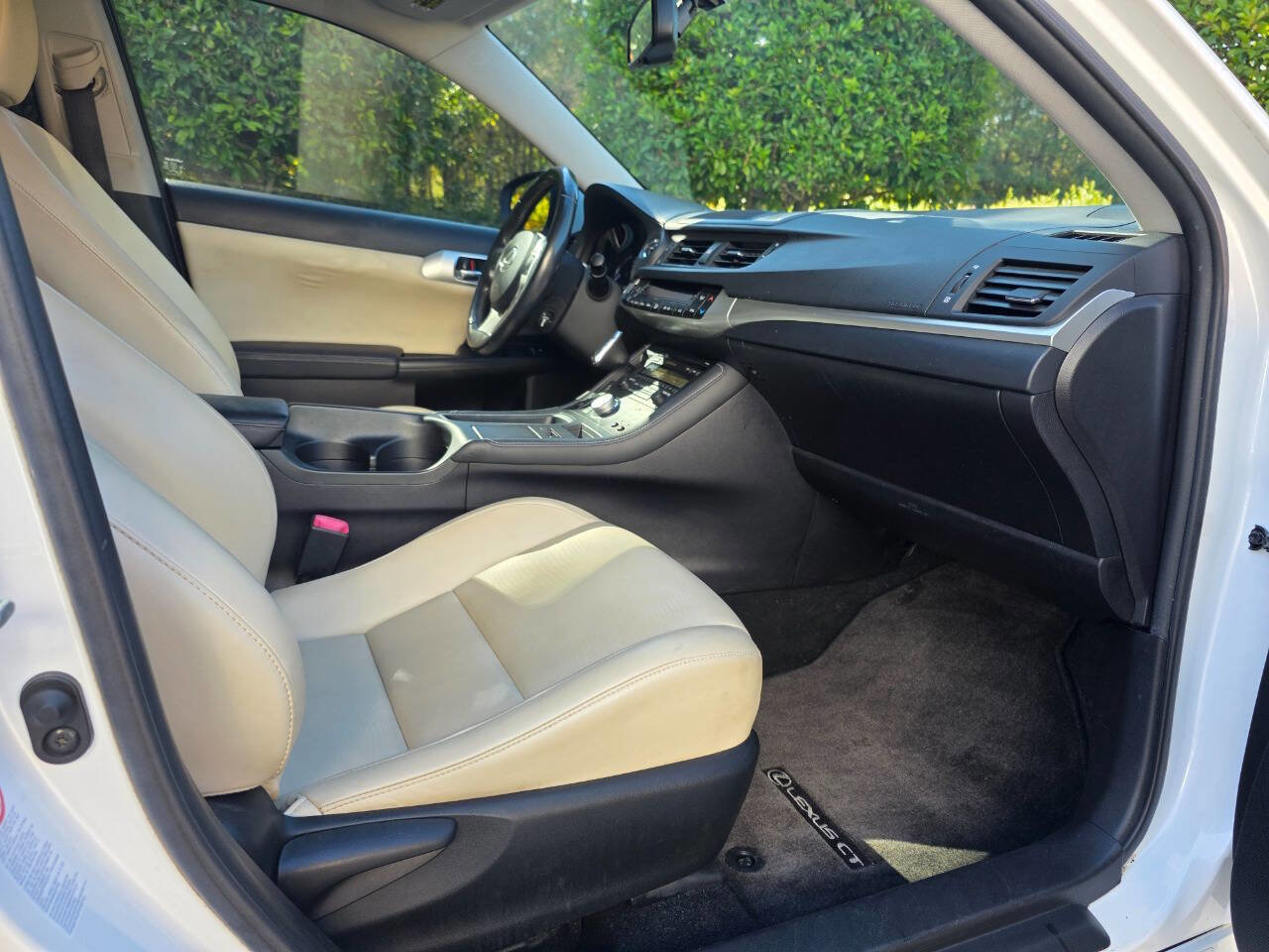 Used 2012 Lexus CT 200h Premium image 31