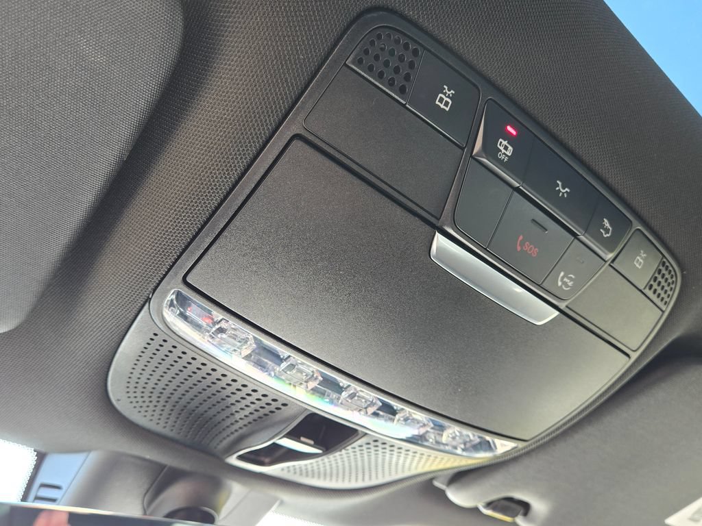 Used 2021 Mercedes-Benz GLC 300 4MATIC image 31