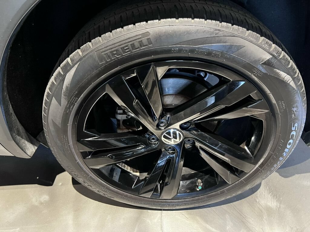 Used 2024 Volkswagen Tiguan SE R-Line FWD image 27