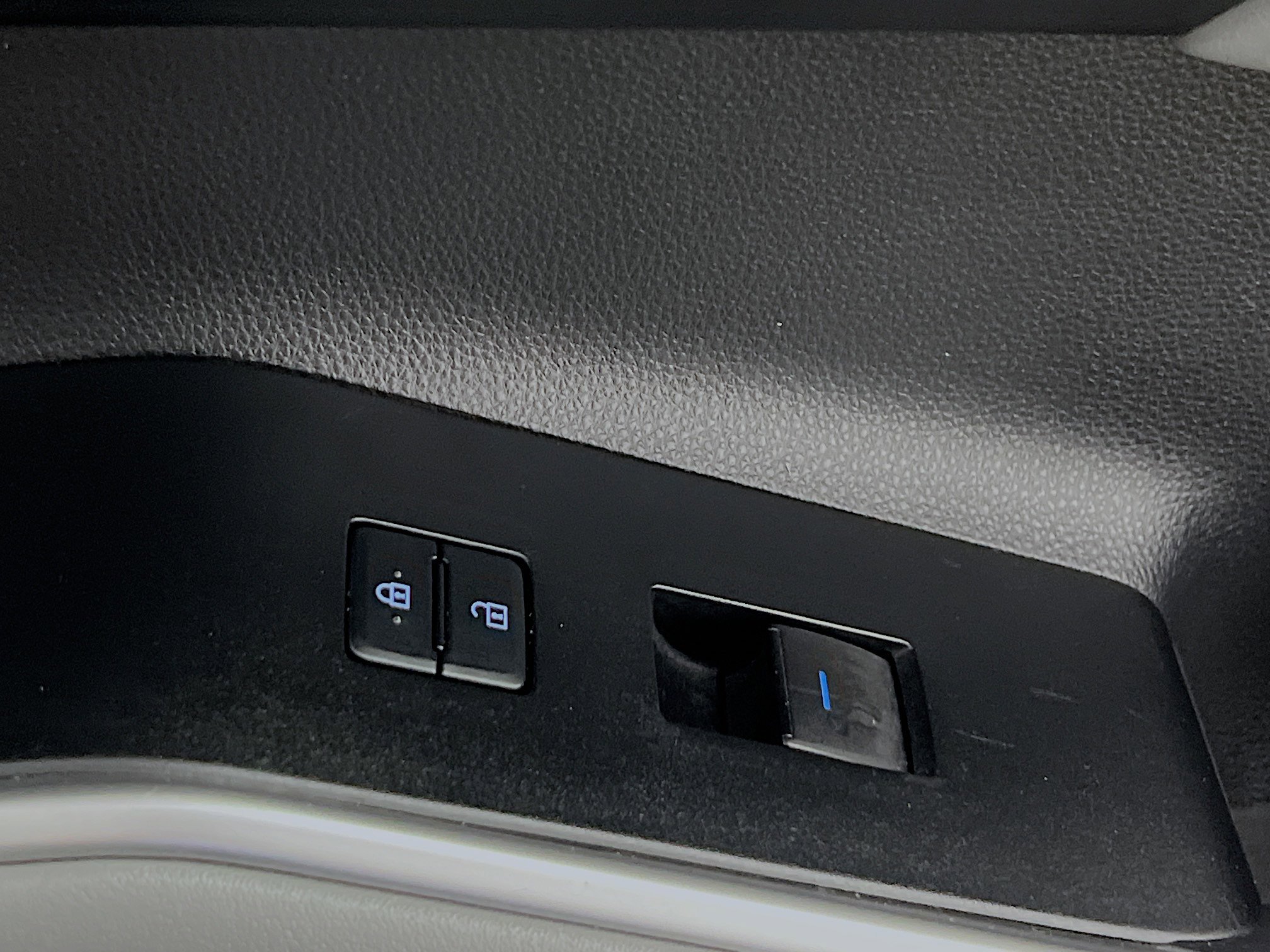 Used 2021 Toyota Highlander XLE image 32