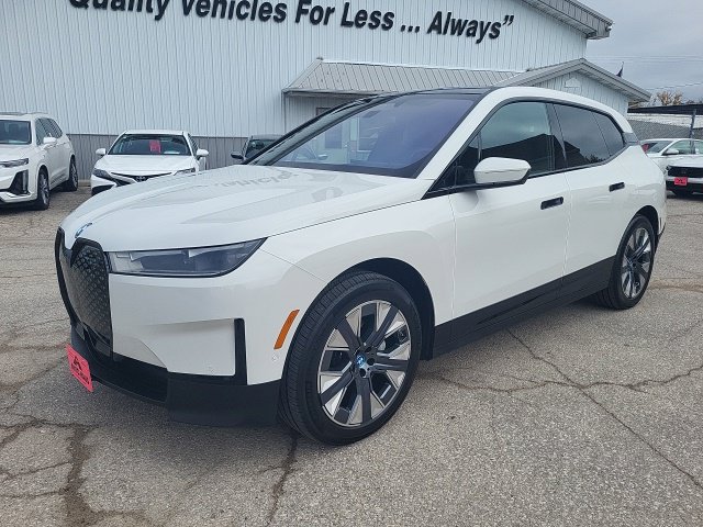 Used 2024 BMW iX xDrive50 w/ Premium Package AWD/4WD image 33