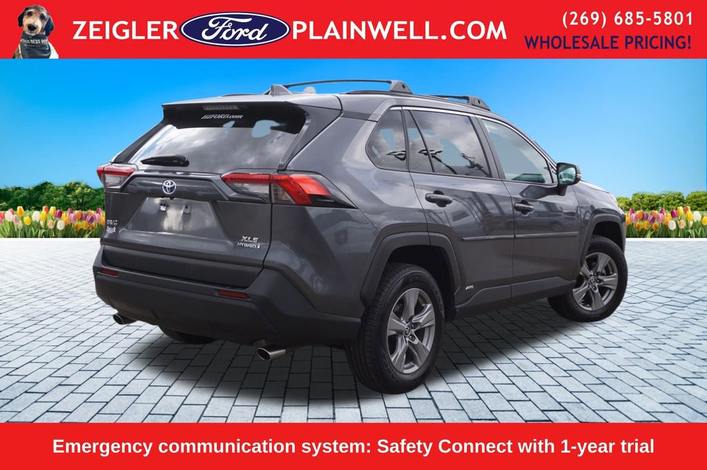 Used 2022 Toyota RAV4 XLE w/ Convenience Package image 5
