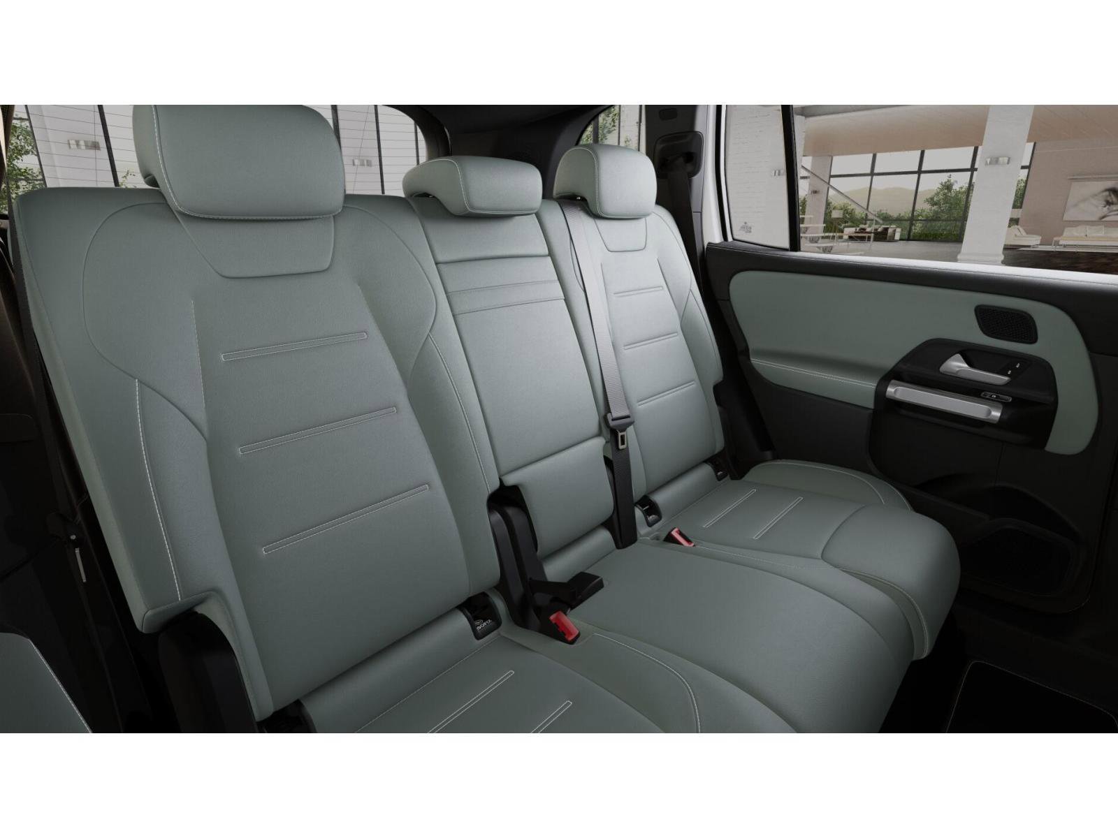 New 2026 Mercedes-Benz GLB 250 4MATIC image 5