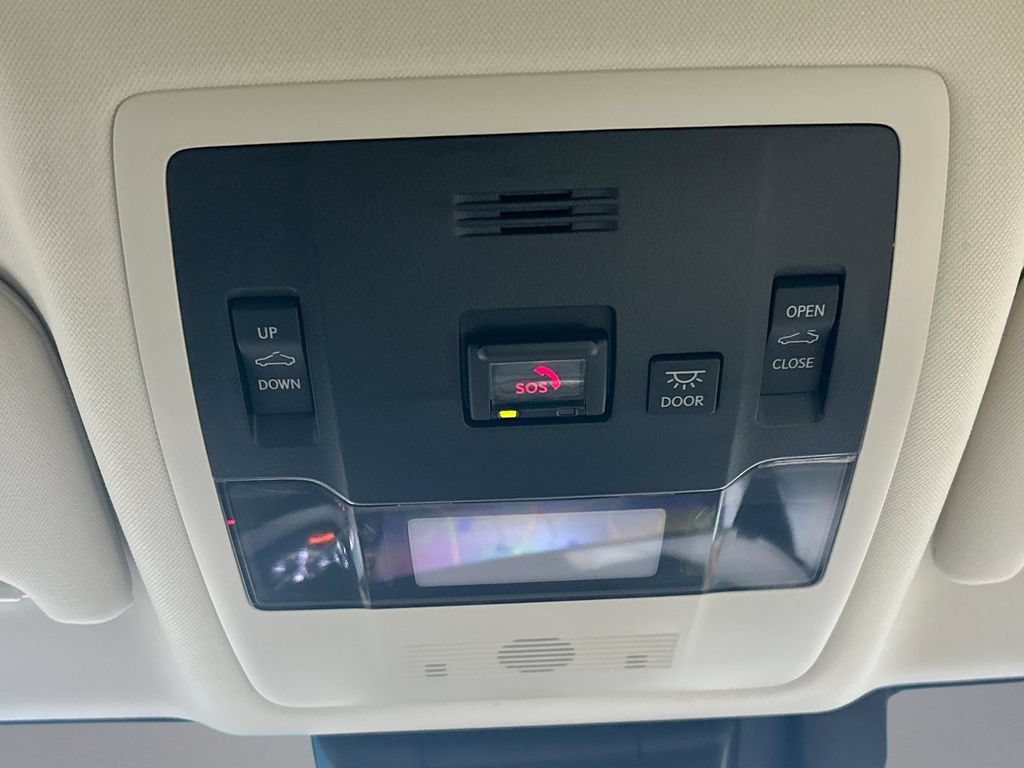 Used 2022 Lexus ES 300h Ultra Luxury w/ Accessory Package 2 FWD image 36