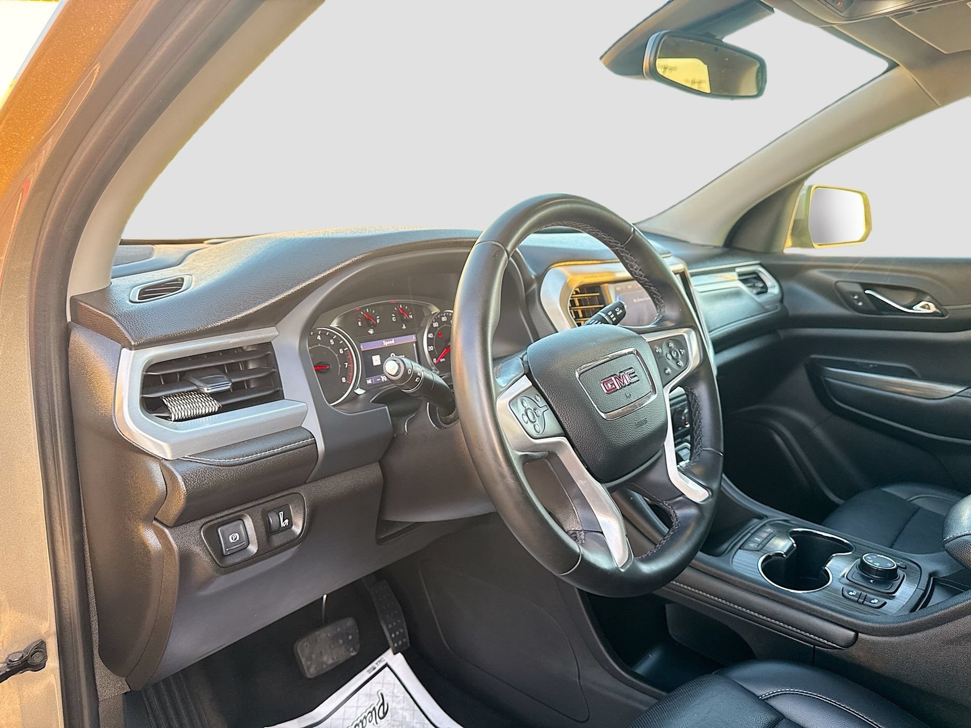 Used 2023 GMC Acadia SLT AWD/4WD image 10