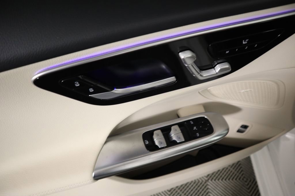 Certified 2025 Mercedes-Benz C 300 Sedan image 23