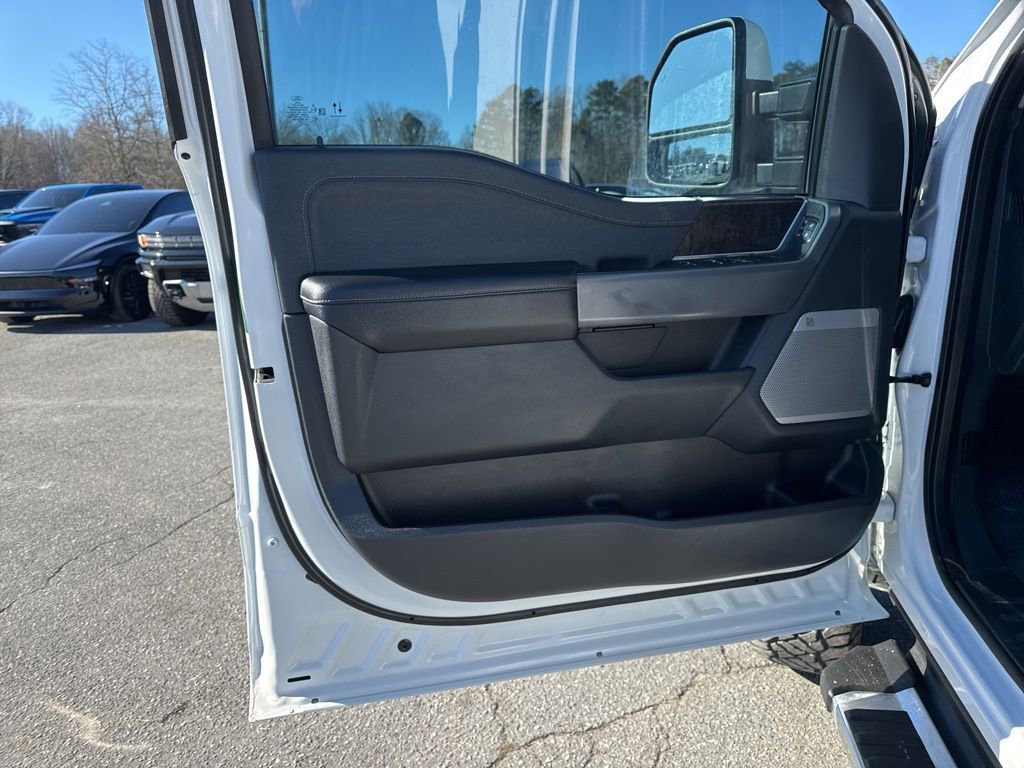 Used 2023 Ford F250 Lariat w/ FX4 Off-Road Package image 27