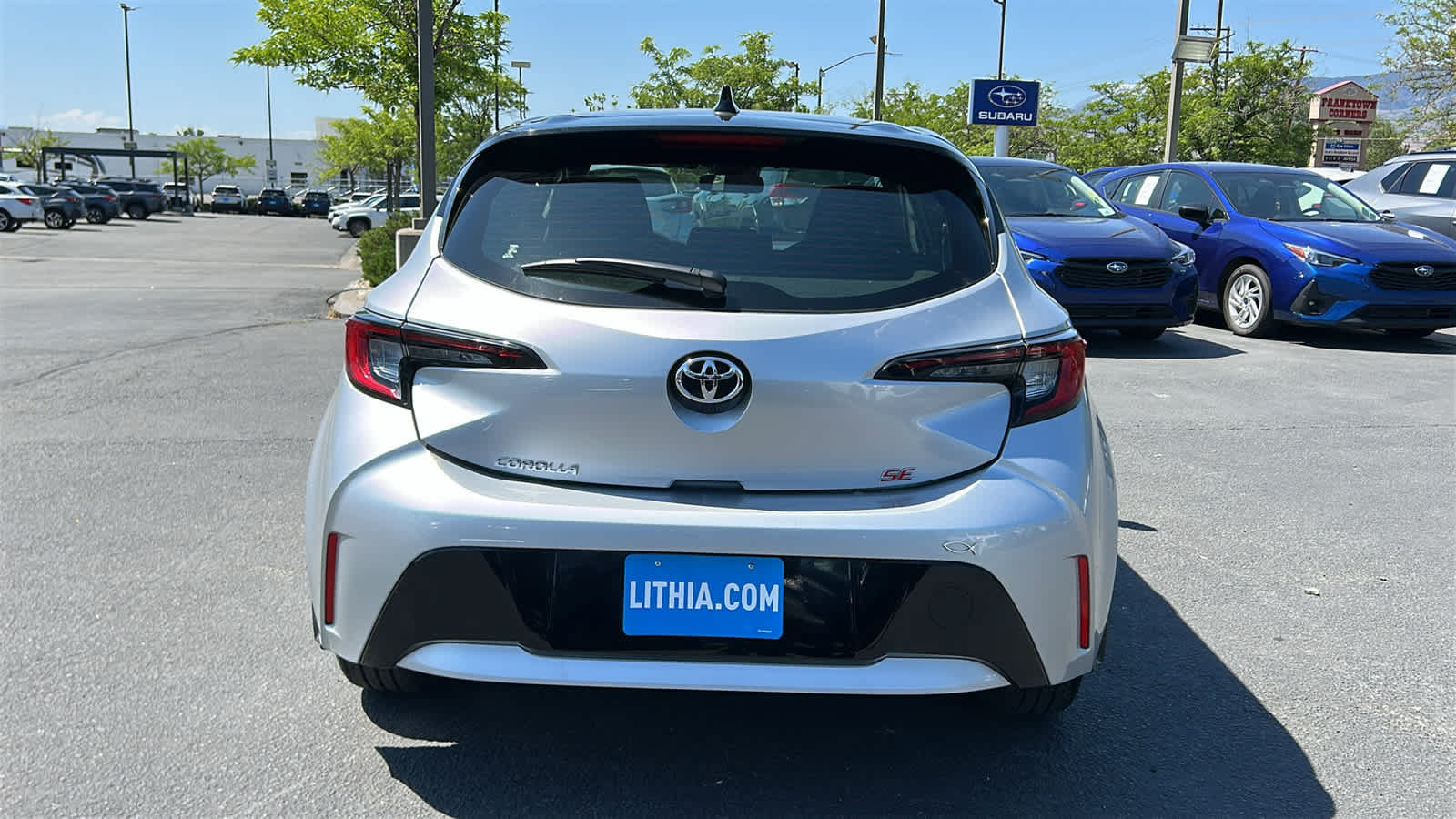 Used 2025 Toyota Corolla SE w/ SE Package FWD image 6