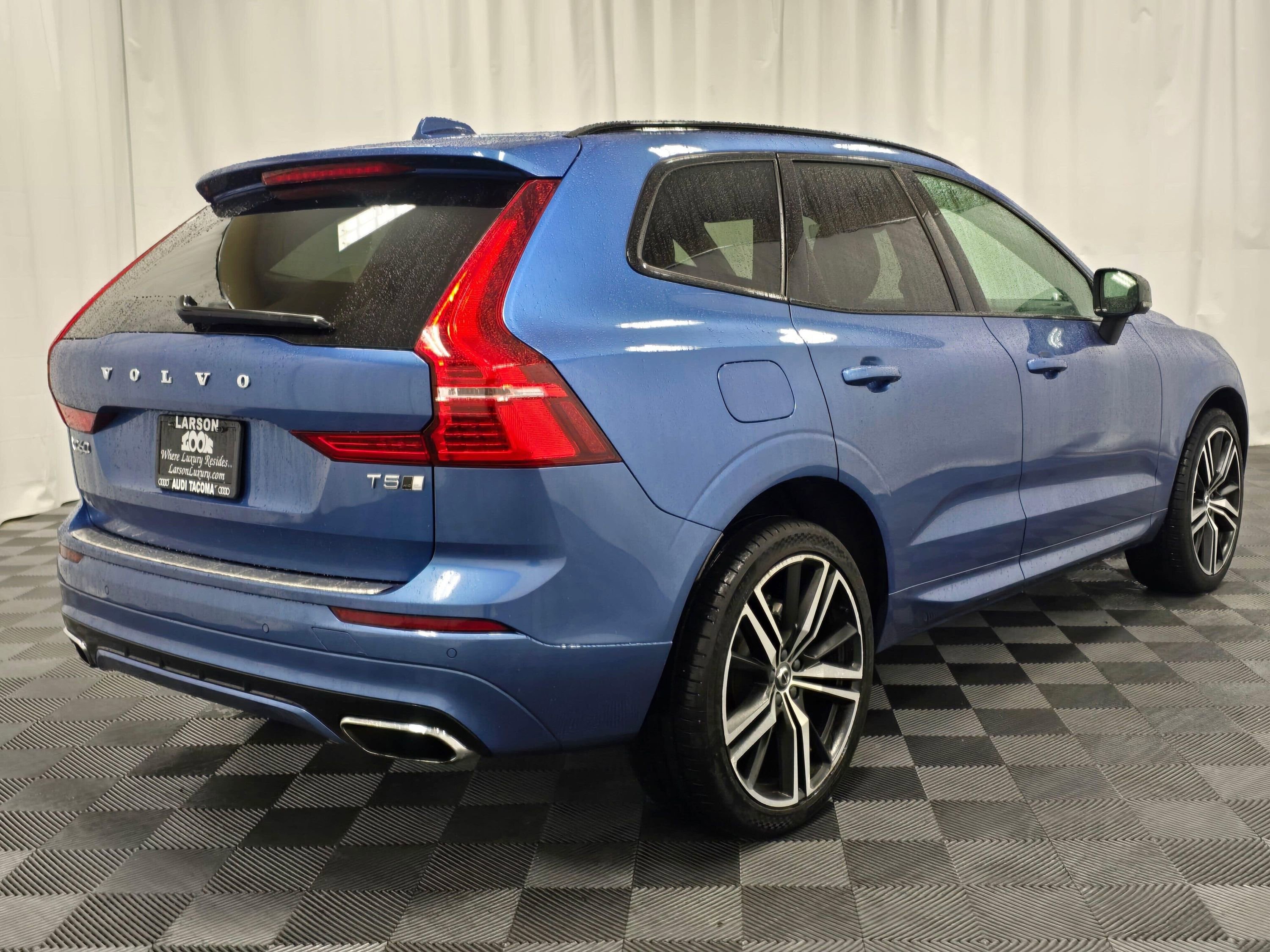 Used 2021 Volvo XC60 T5 R-Design w/ Protection Package Premier AWD/4WD image 5