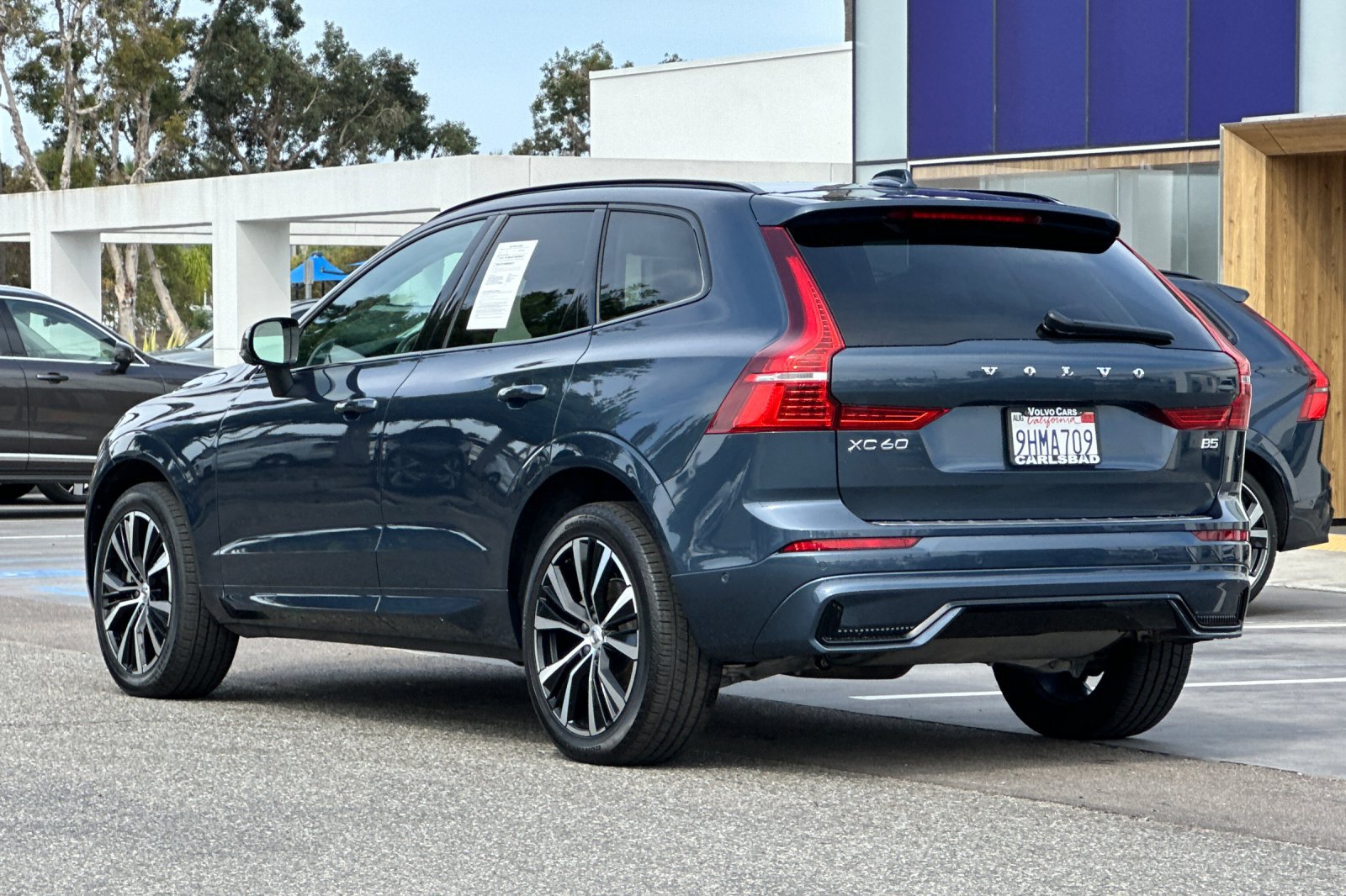 Certified 2023 Volvo XC60 B5 Plus w/ Climate Package FWD image 6
