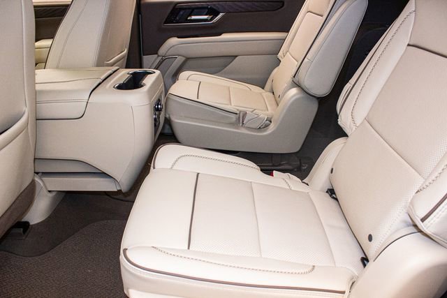 Used 2025 GMC Yukon XL Denali image 19