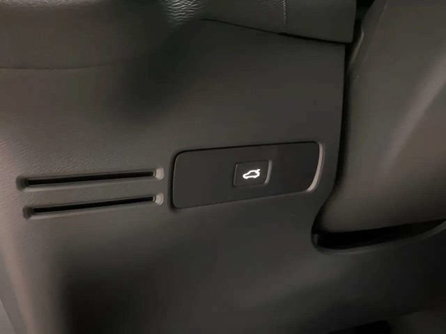 Used 2023 Volvo XC40 Recharge Ultimate AWD/4WD image 31