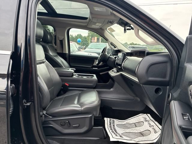 Used 2025 Ford Expedition Active AWD/4WD image 47