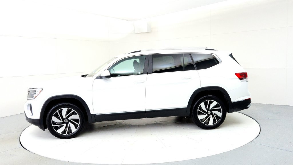 Used 2024 Volkswagen Atlas SEL AWD/4WD image 3