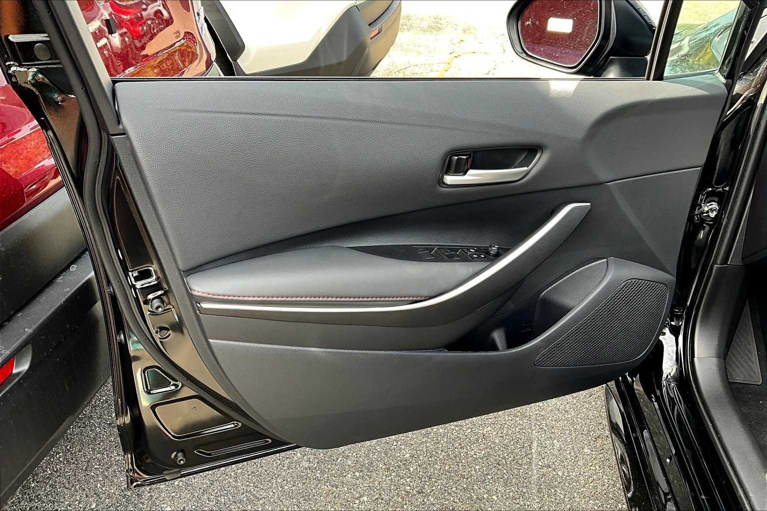 New 2025 Toyota Corolla SE image 10
