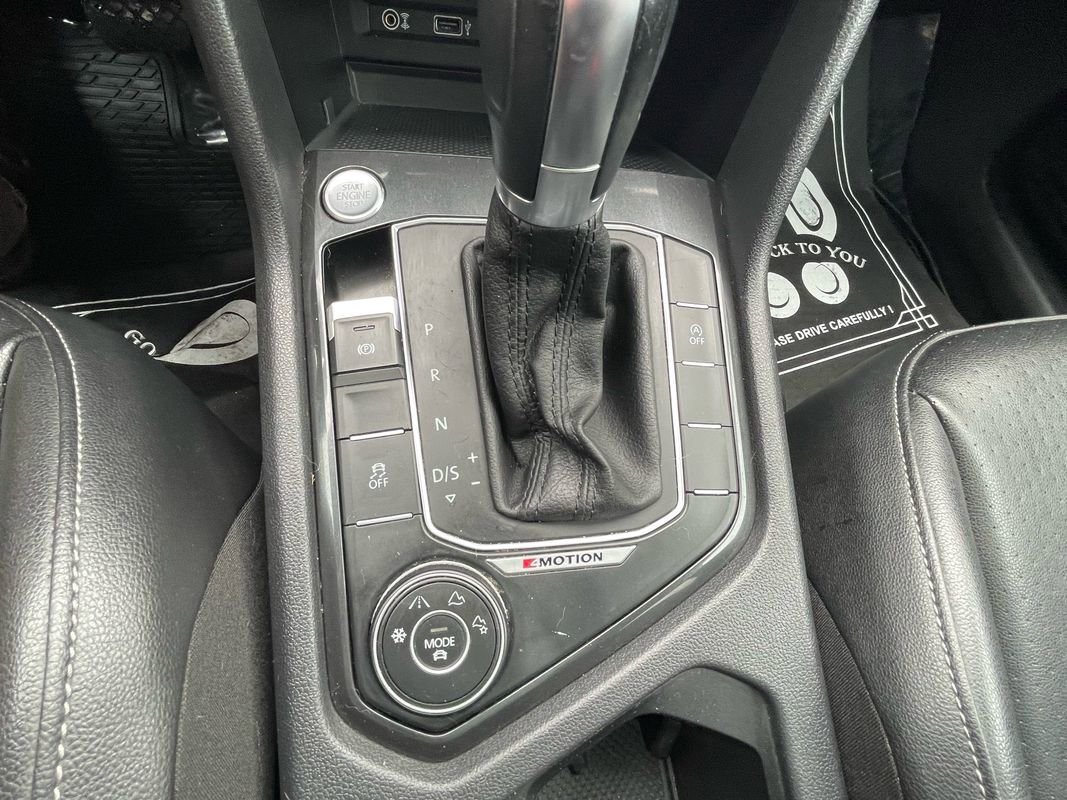 Used 2018 Volkswagen Tiguan SEL image 16