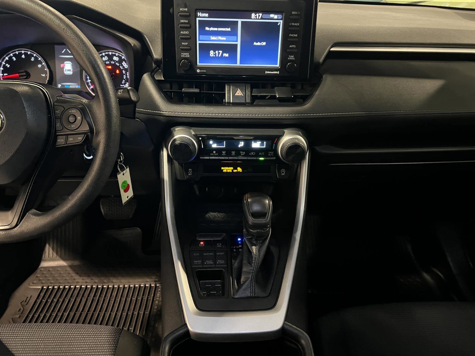 Used 2022 Toyota RAV4 LE AWD/4WD image 16