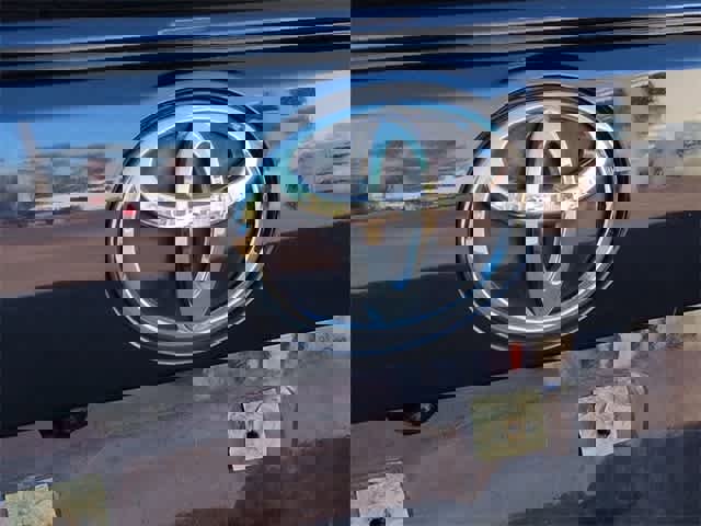 Used 2021 Toyota RAV4 XLE Premium image 12