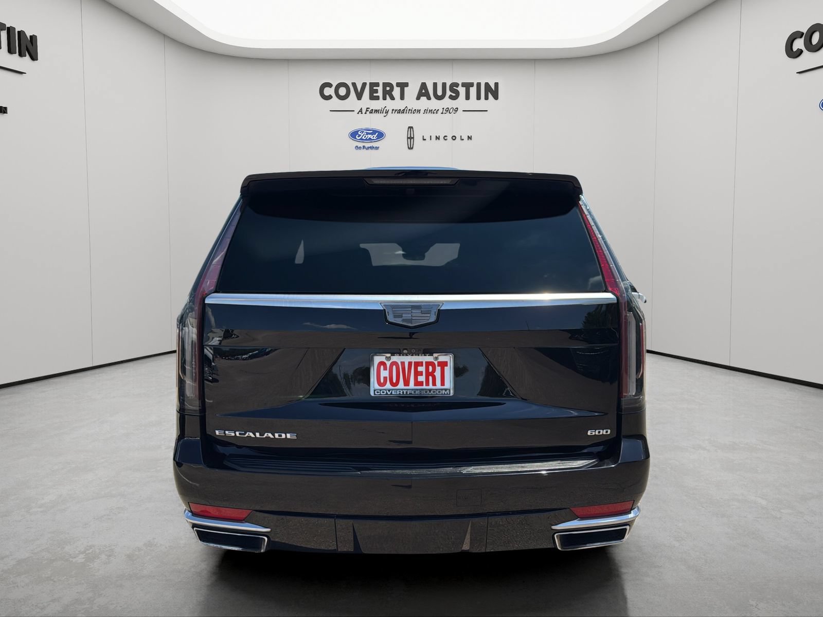 Used 2021 Cadillac Escalade Premium Luxury RWD image 4