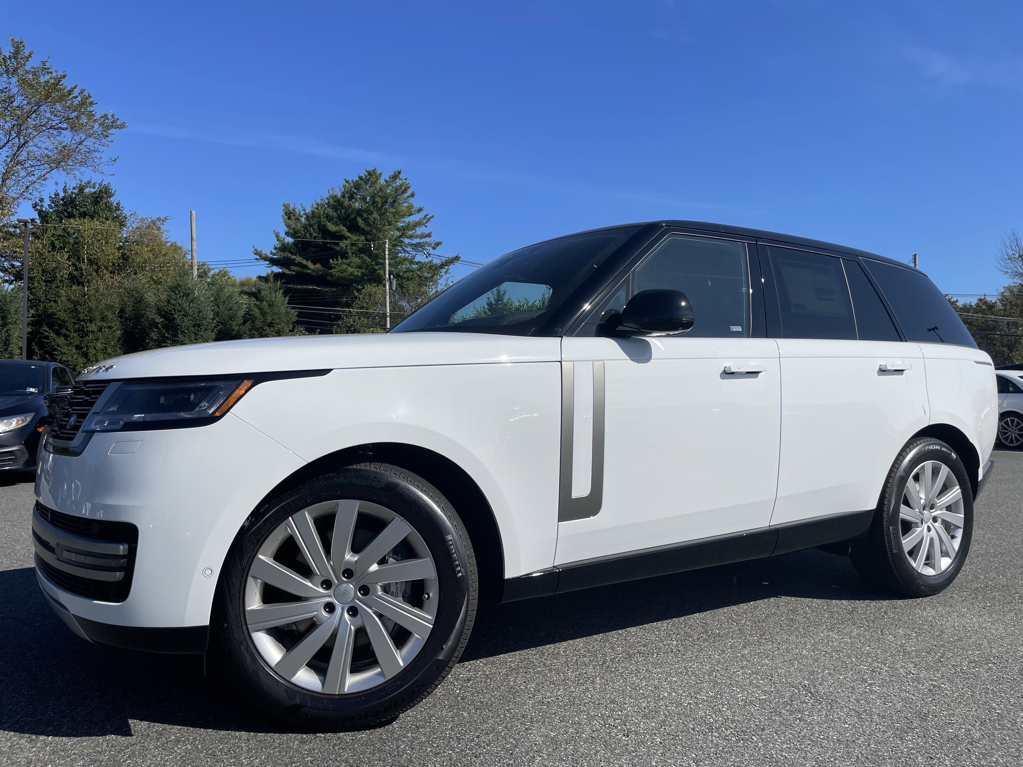 New 2025 Land Rover Range Rover SE image 35
