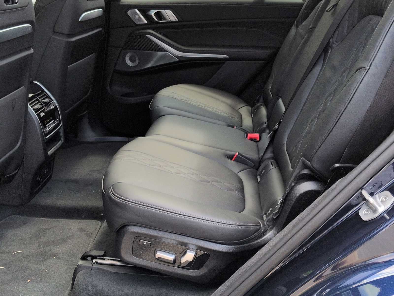 New 2027 BMW X7 M60i AWD/4WD image 21