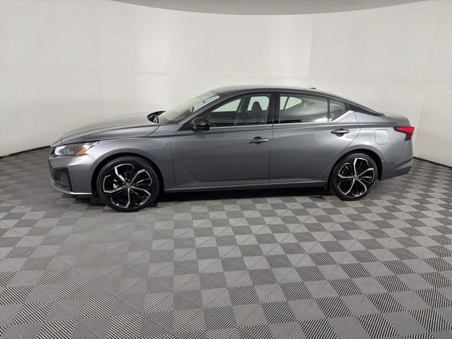 Used 2024 Nissan Altima 2.5 SR FWD image 21