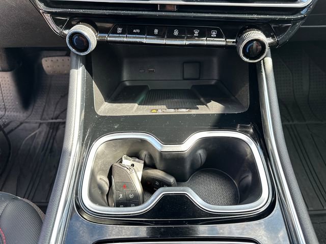 Used 2024 Chevrolet Traverse RS AWD/4WD image 38