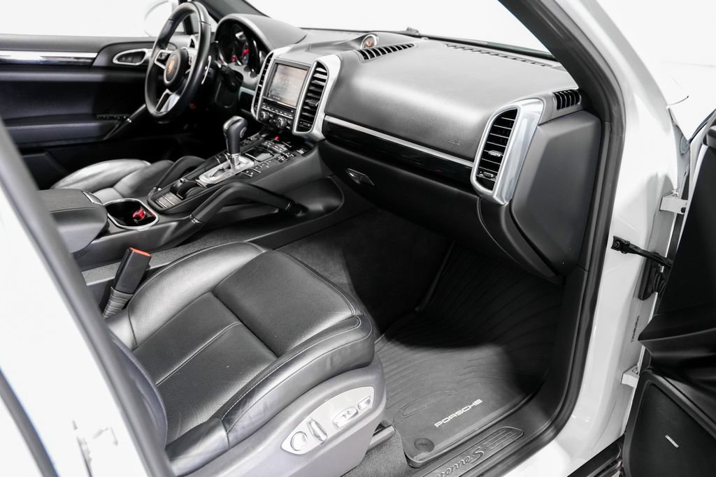 Used 2015 Porsche Cayenne S image 26