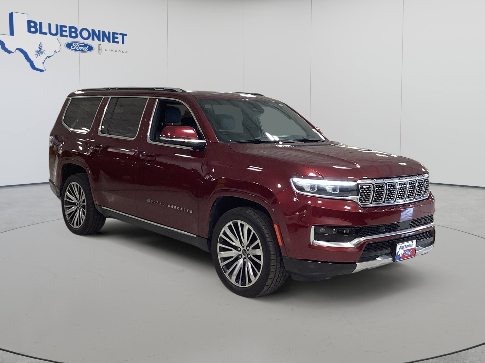 Used 2022 Jeep Grand Wagoneer Series III AWD/4WD image 3