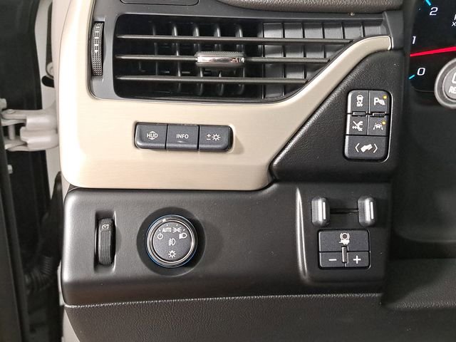 Used 2020 GMC Yukon Denali w/ Denali Premium Package image 25